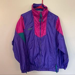 Columbia jacket women large Nylon, No Flaws. 
Light weight, no lining.